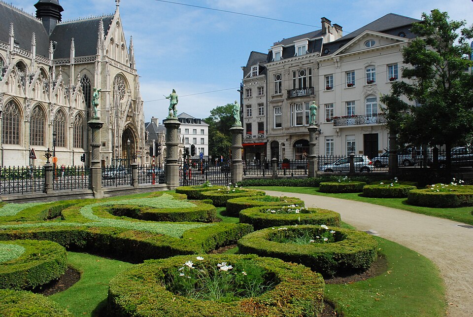 A photograph of Square du Petit Sablon - Kleine Zavelsquare