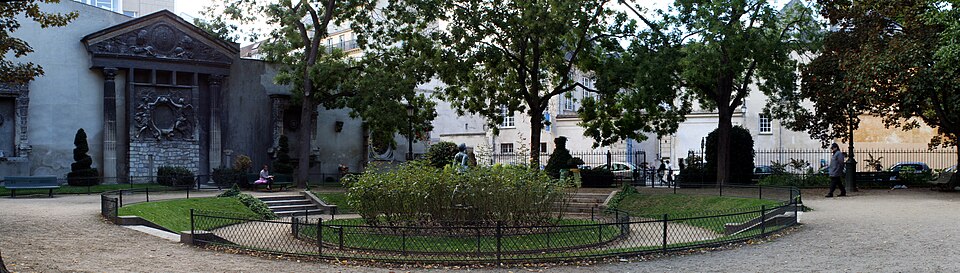 A photograph of square Georges-Cain
