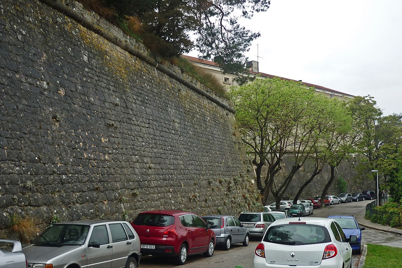 A photograph of Fortress Gripe