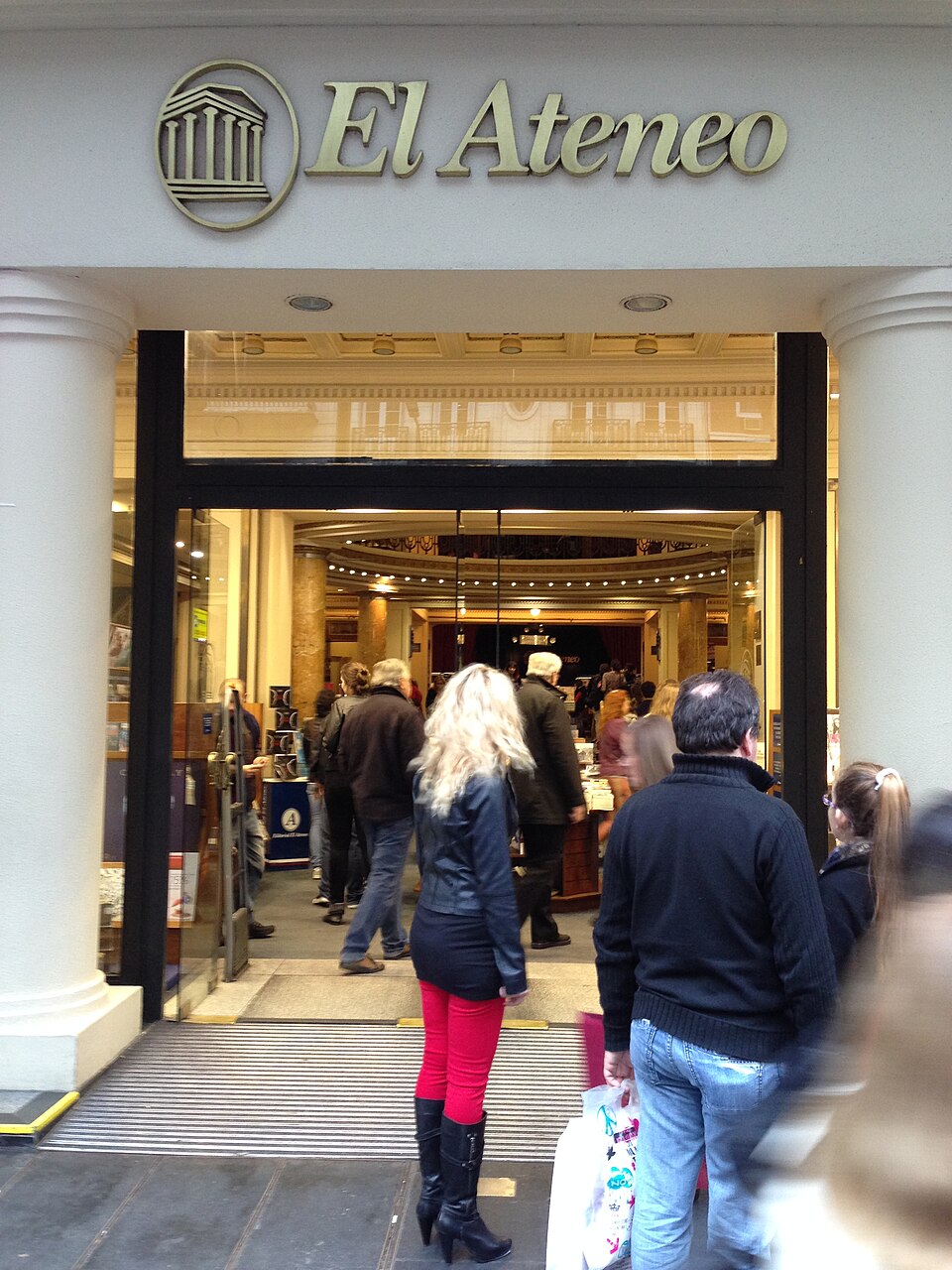 A photograph of El Ateneo Grand Splendid