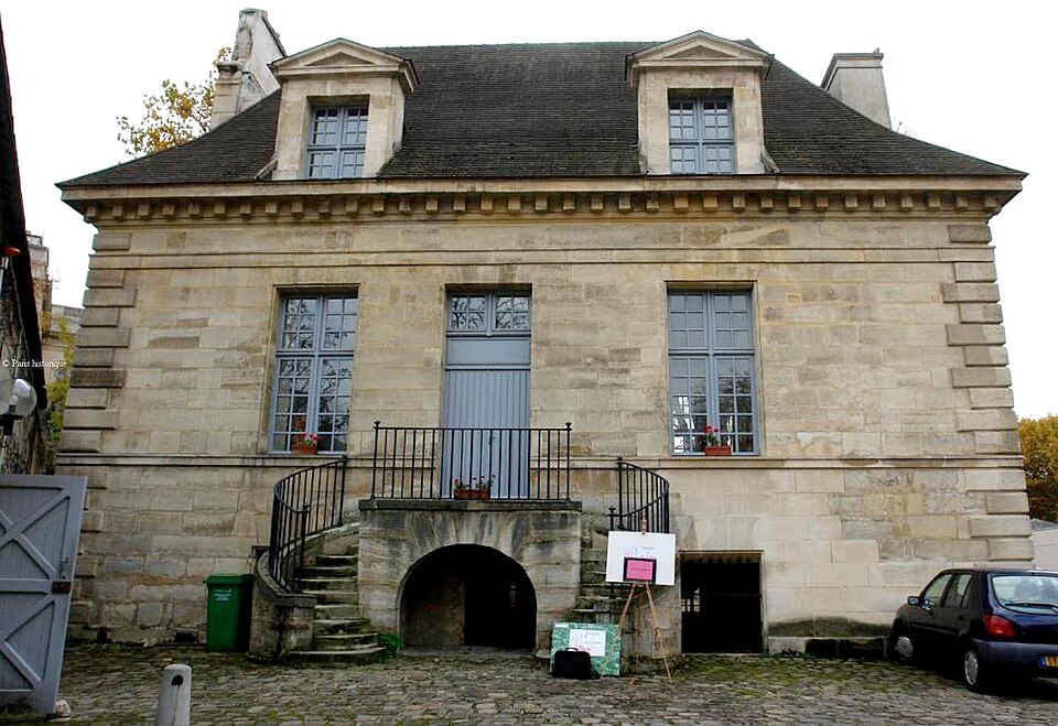 A photograph of Maison du Fontainier