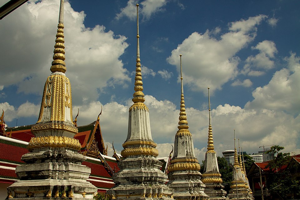 A photograph of Wat Pathum Khongkha Ratchaworawihan