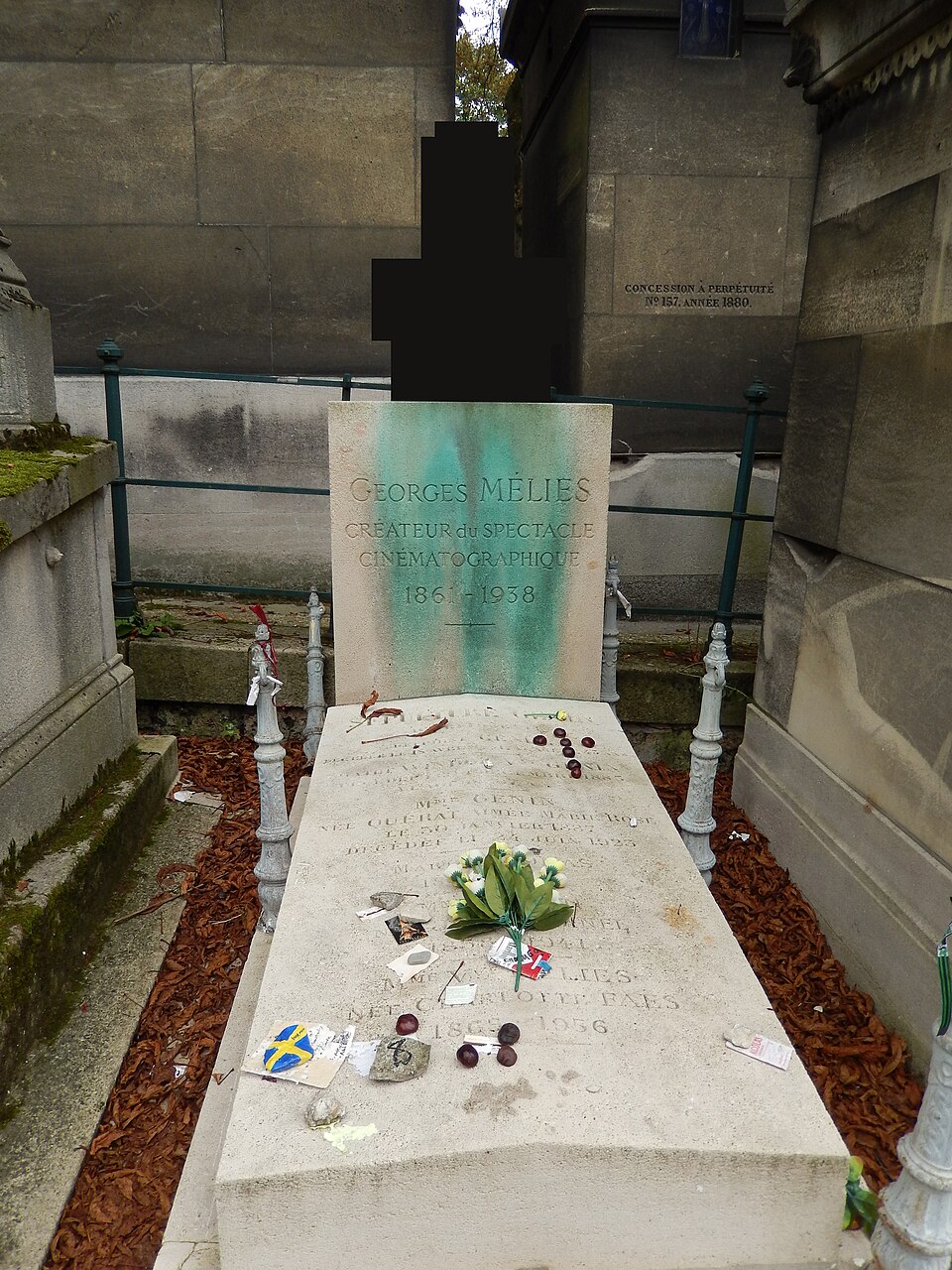 A photograph of Grave of Georges Méliès