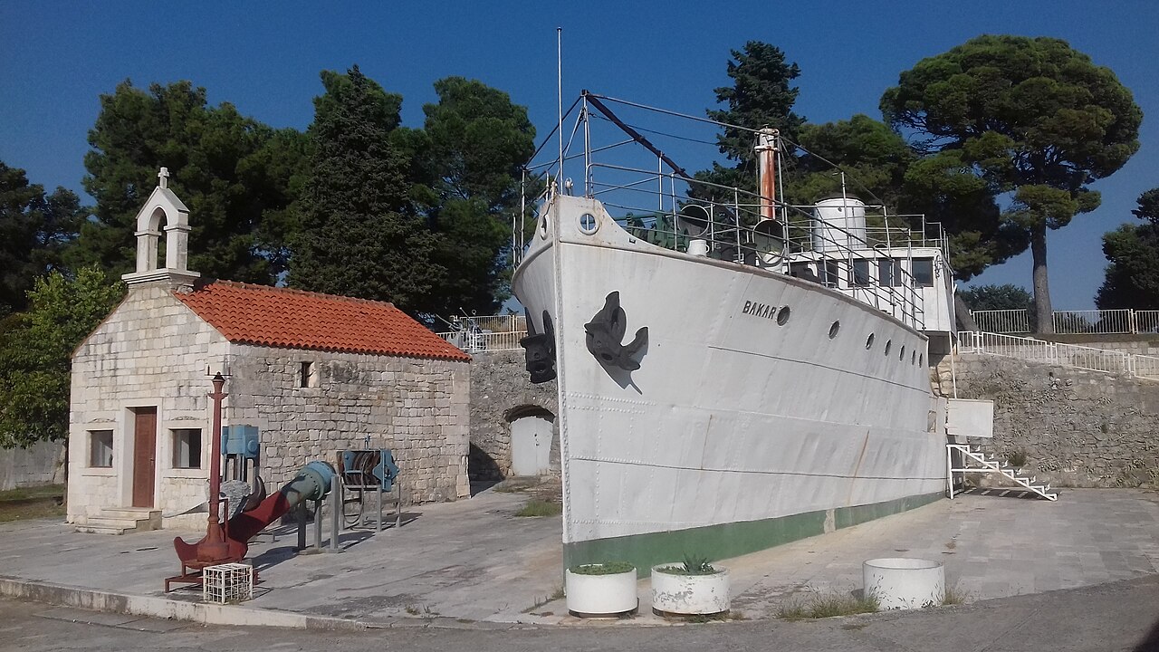 A photograph of Fortress Gripe