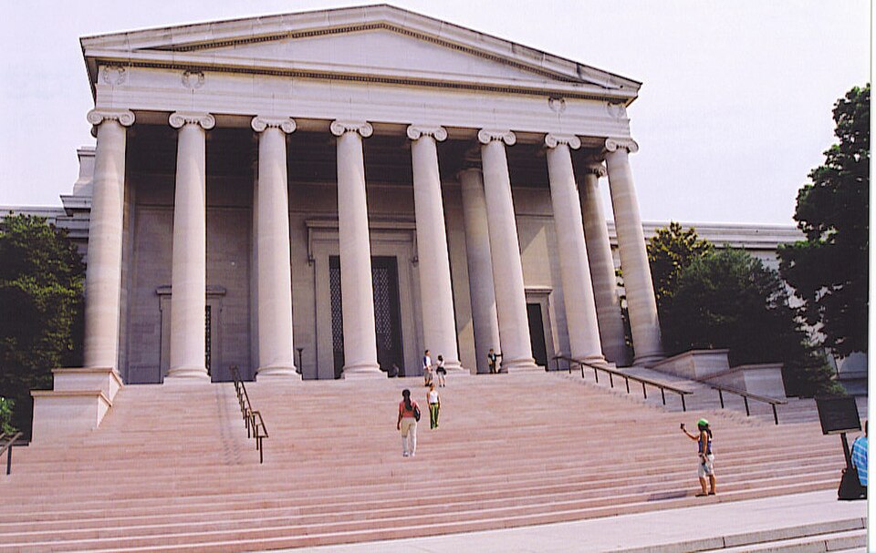 A photograph of The National Gallery