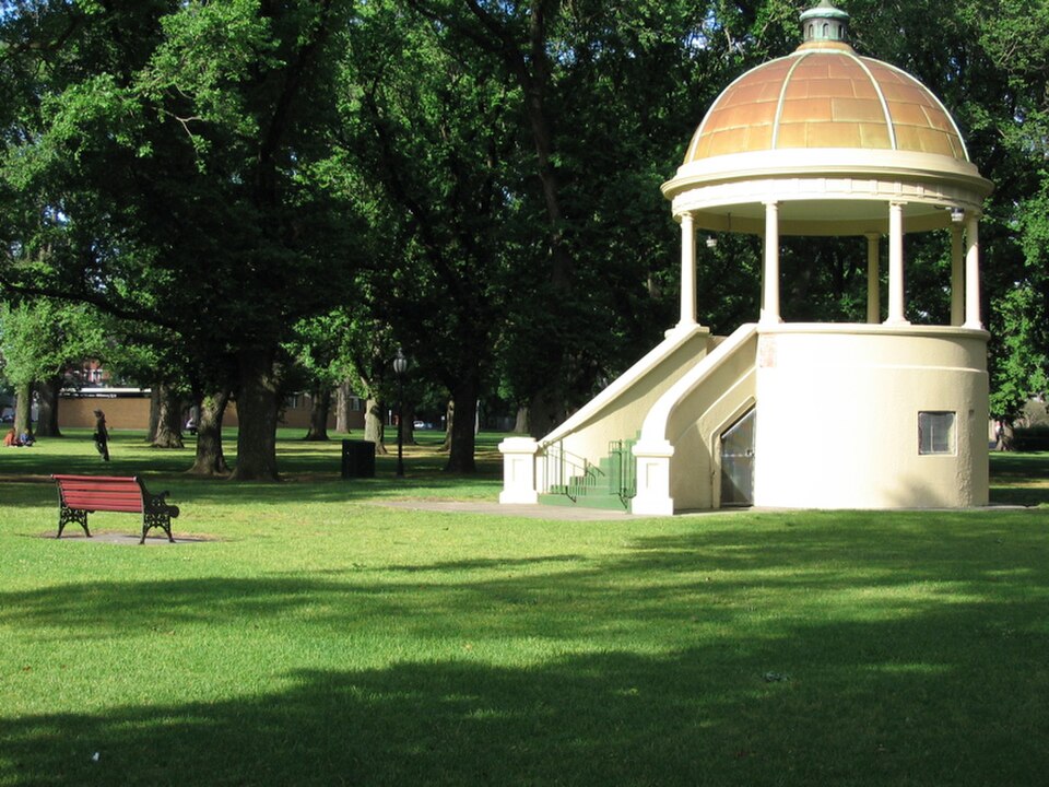 A photograph of Edinburgh Gardens