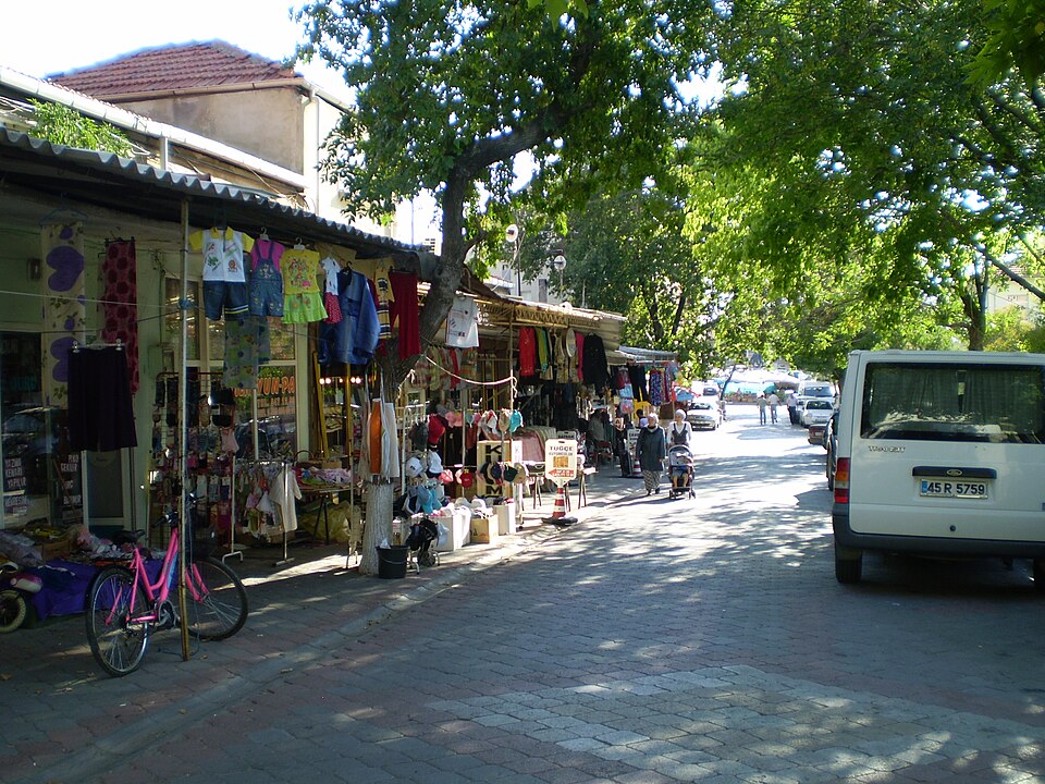 A photograph of Gördes Ulu Cami