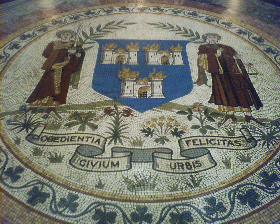 A photograph of City Hall