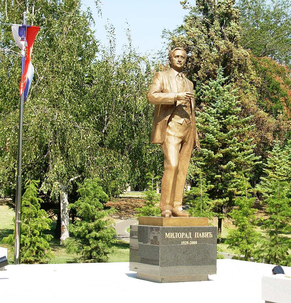 A photograph of Spomenik Miloradu Paviću