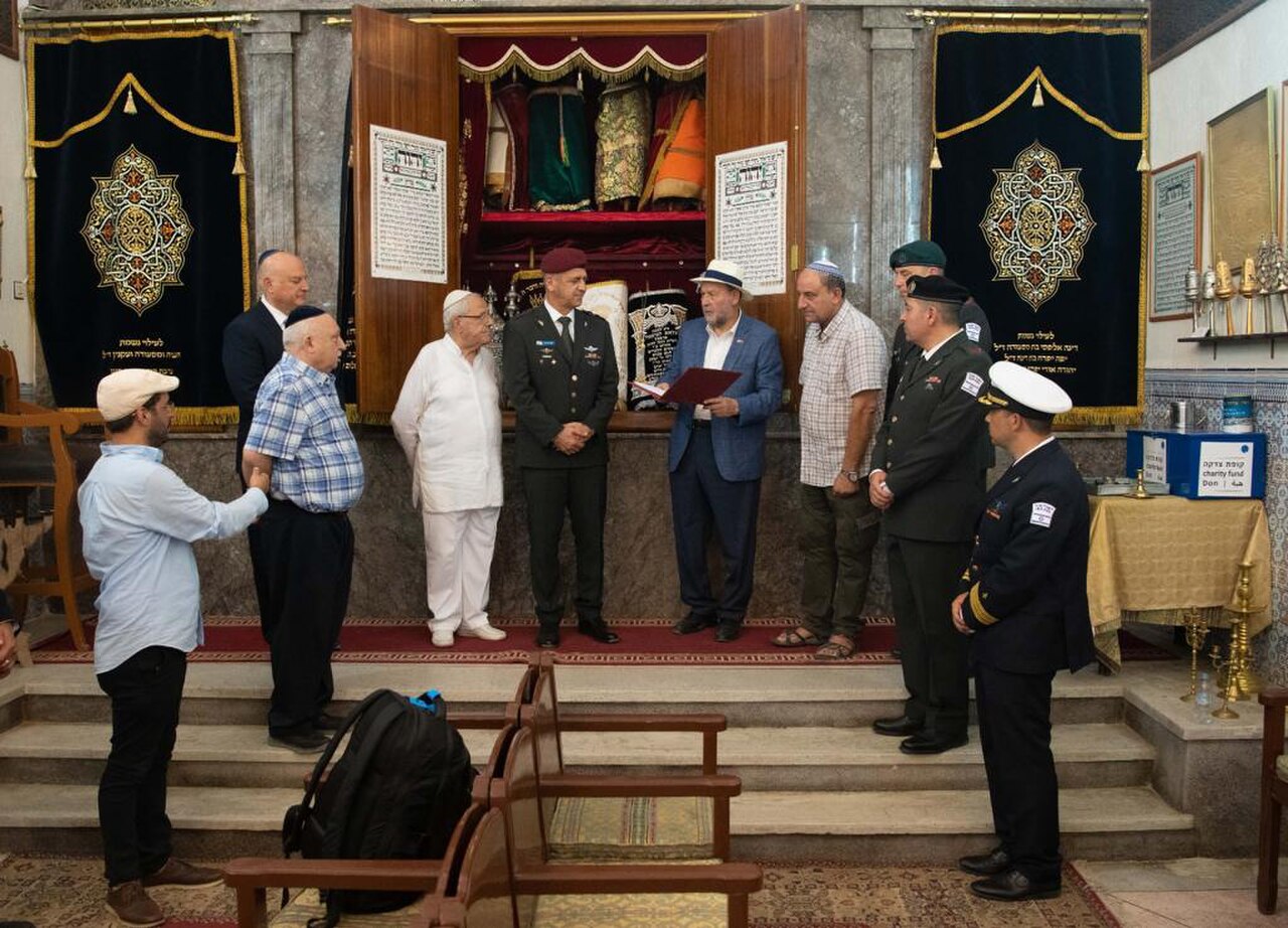 Synagogue Laazama fotoğrafı