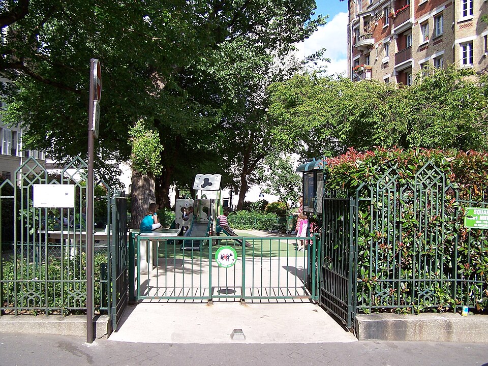 A photograph of square Robert-Montagne
