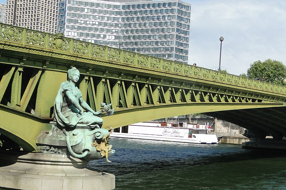 A photograph of Pont Mirabeau