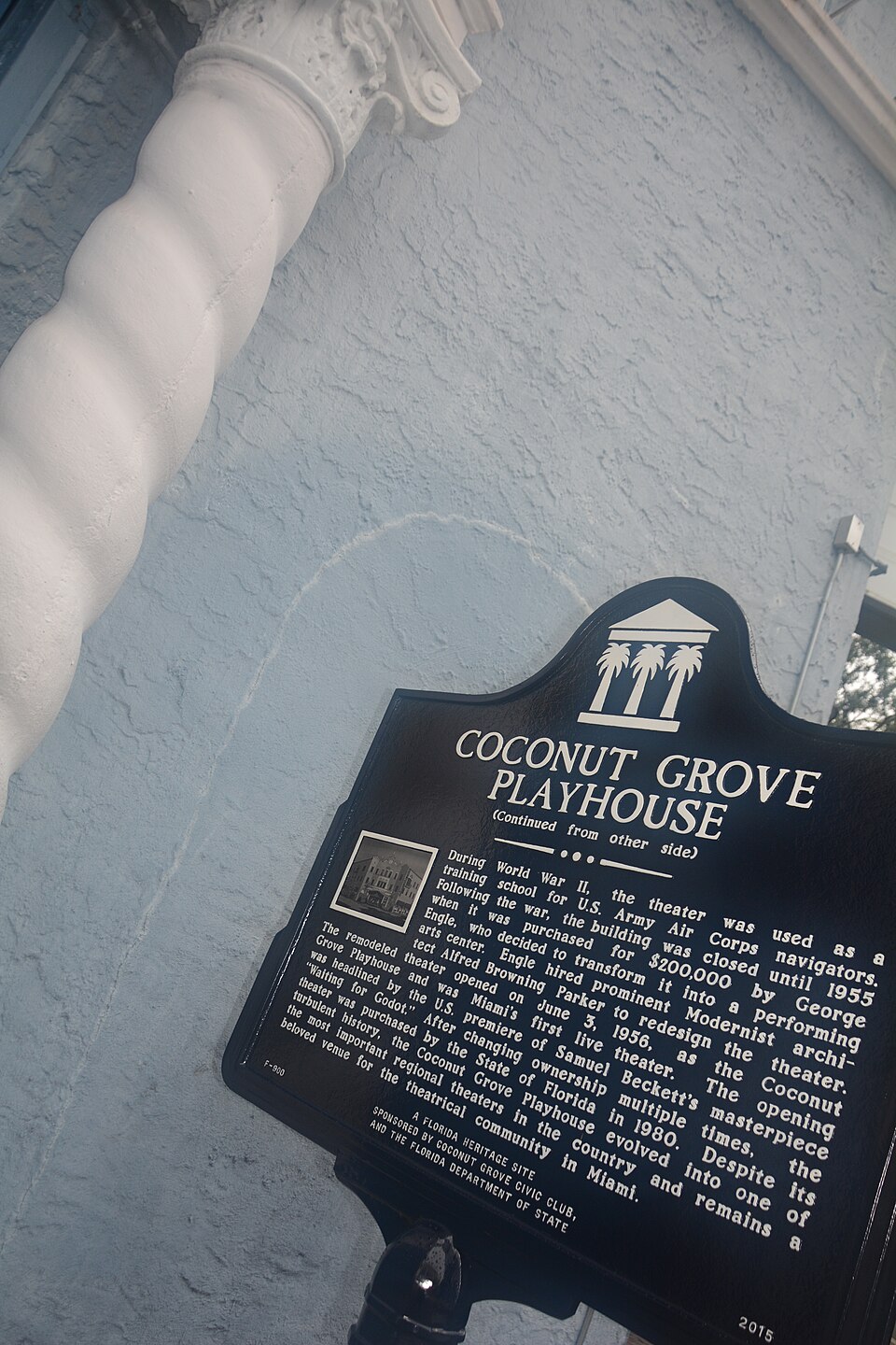 A photograph of Coconut Grove Playhouse