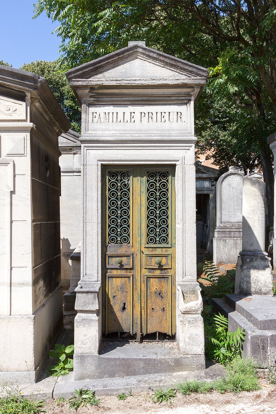A photograph of Grave of Prieur