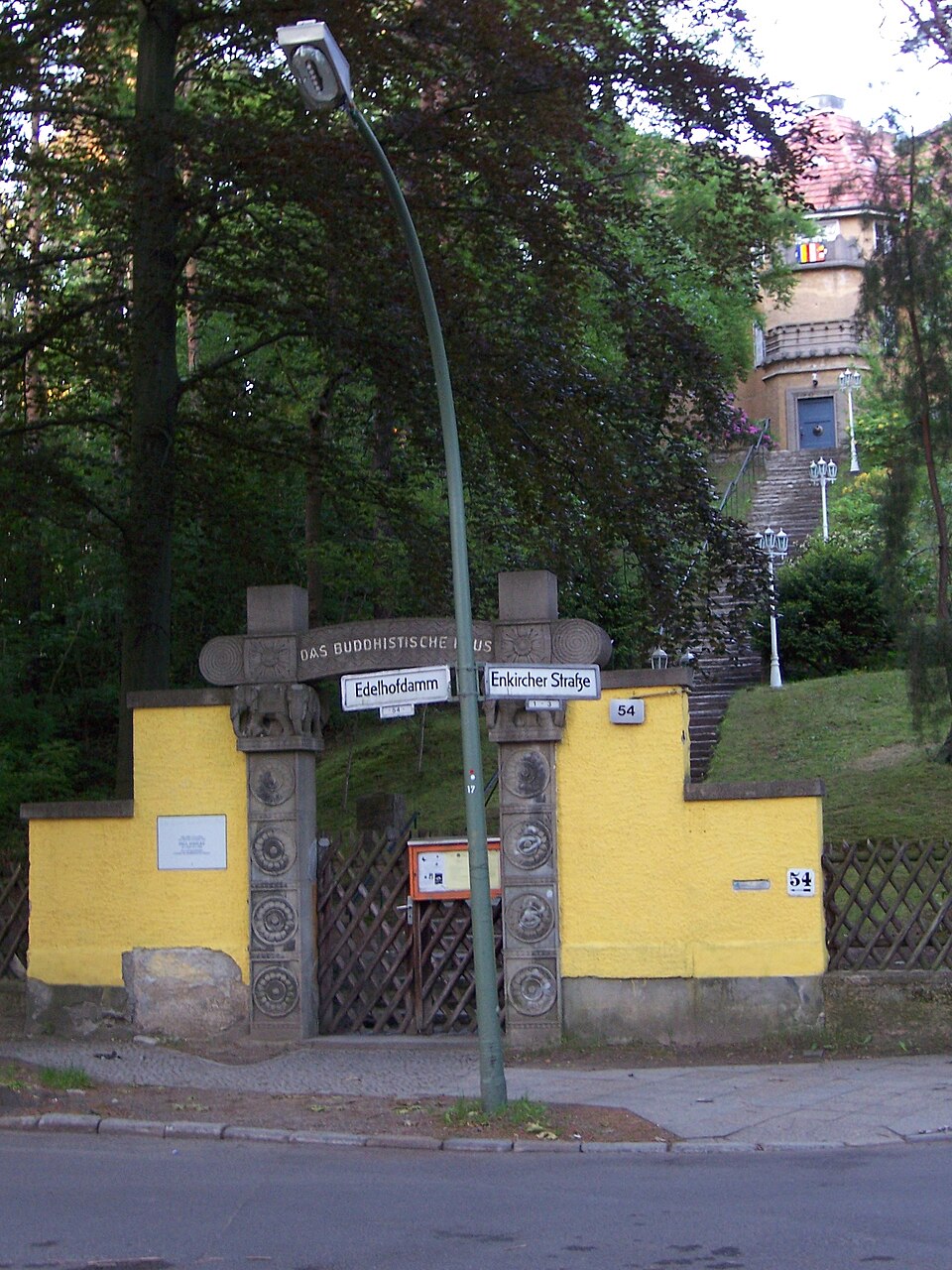A photograph of Das Buddhistische Haus