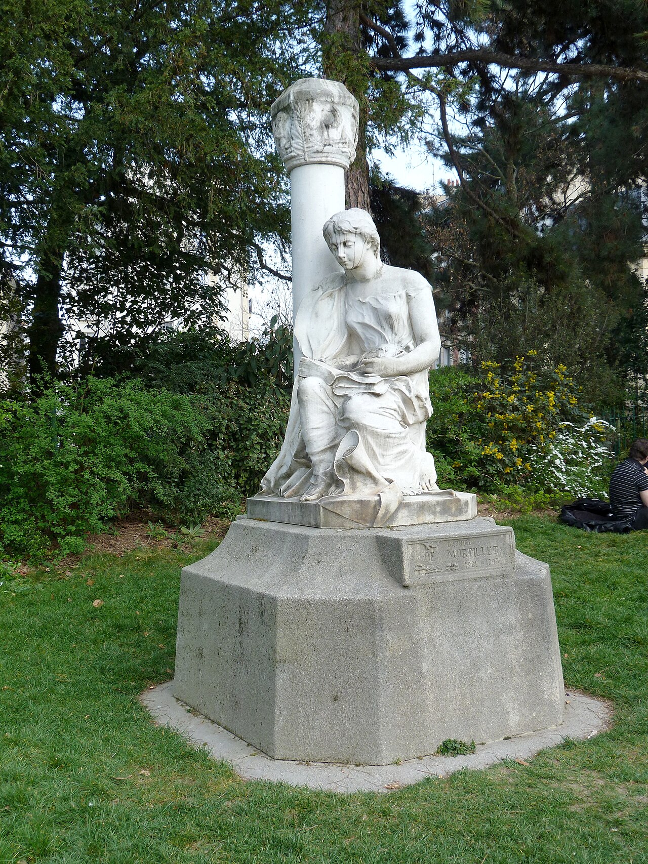 Gabriel de Mortillet Anıtı