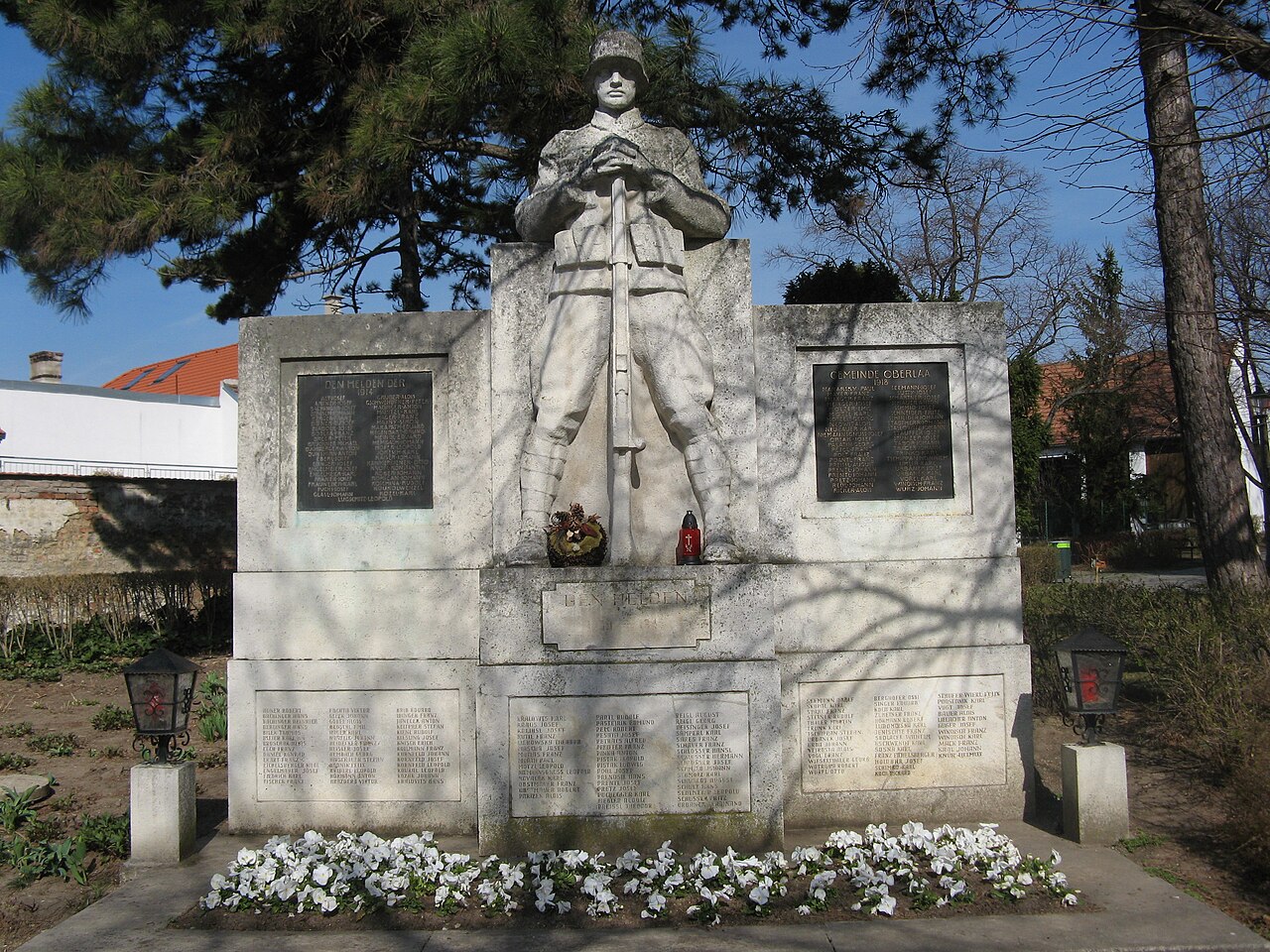 Oberlaa War Memorial의 사진