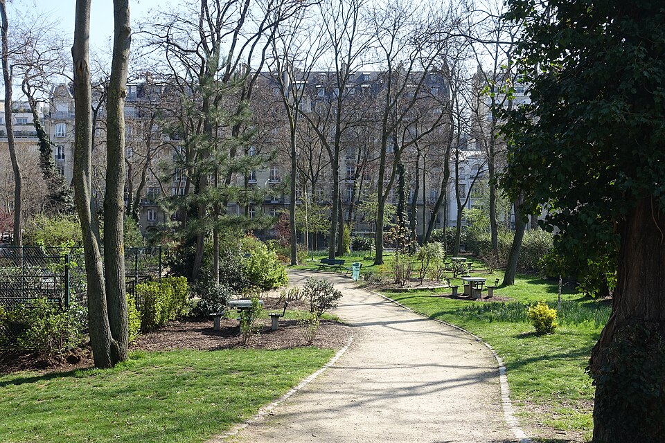 A photograph of square du Général-Anselin