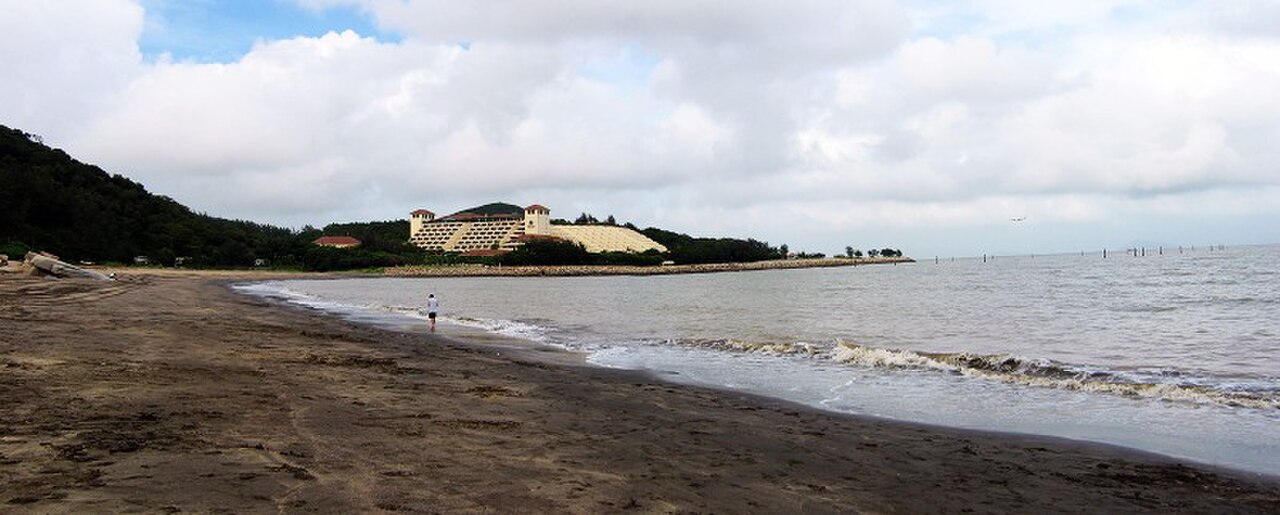 Hac Sa Beach