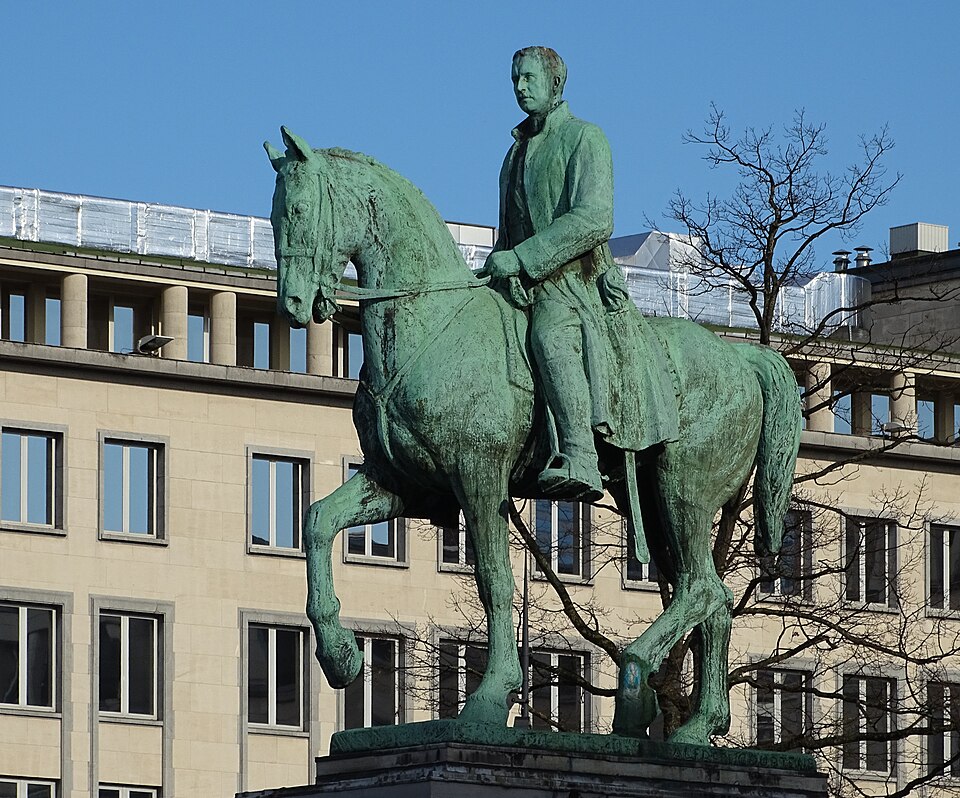 A photograph of equestrian statue of Albert I