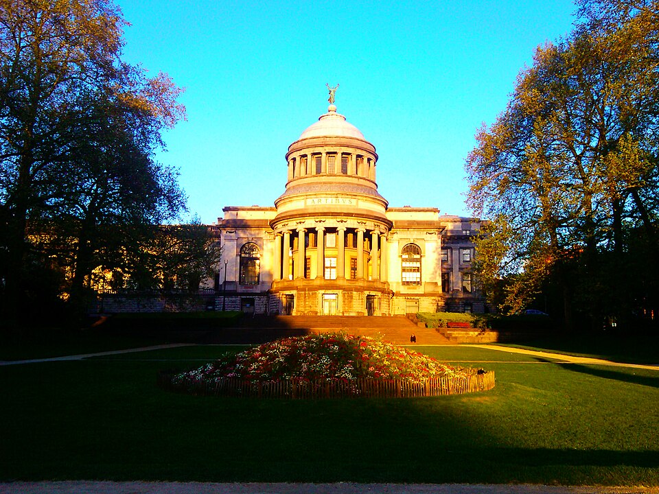 A photograph of Art & History Museum