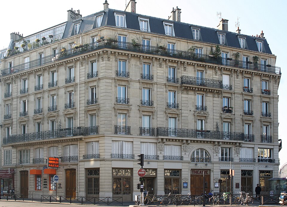 A photograph of Théâtre des Bouffes du Nord