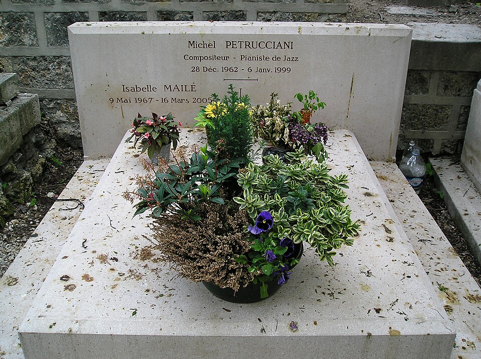 A photograph of Grave of Petrucciani