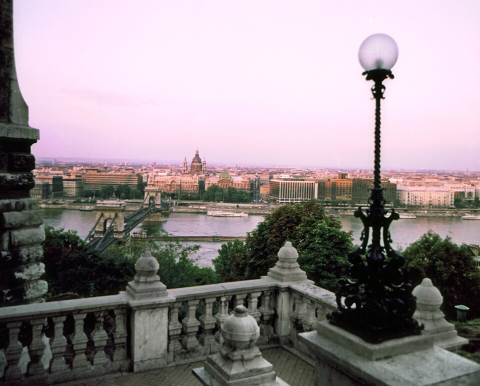 A photograph of Széchenyi Chain Bridge