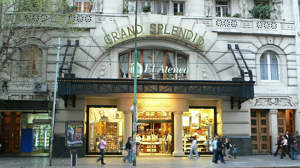 A photograph of El Ateneo Grand Splendid
