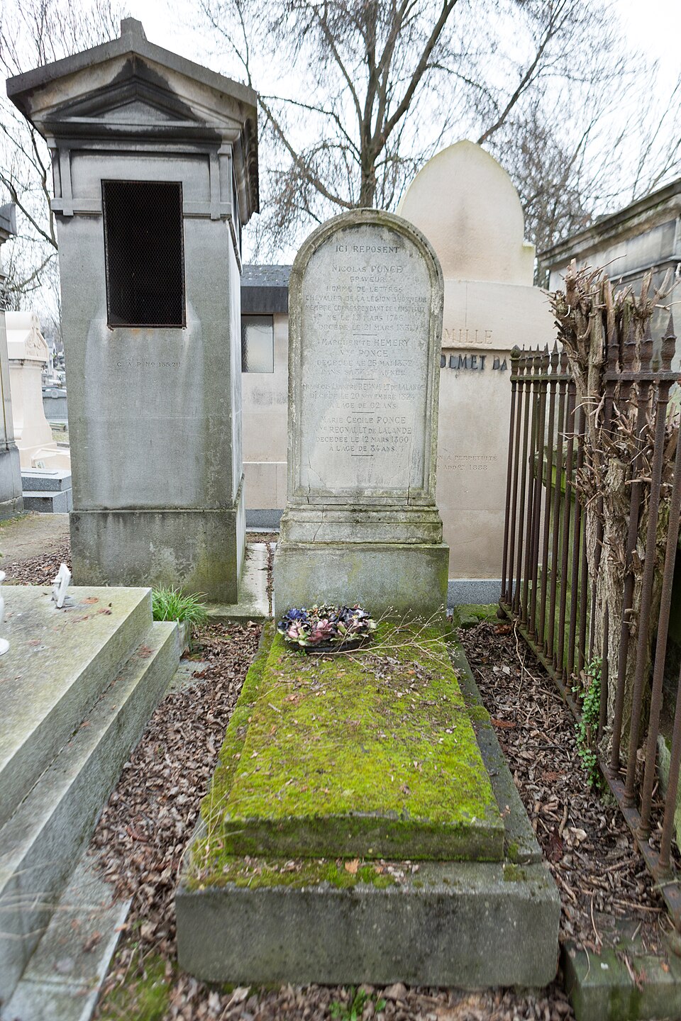 A photograph of Grave of Ponce