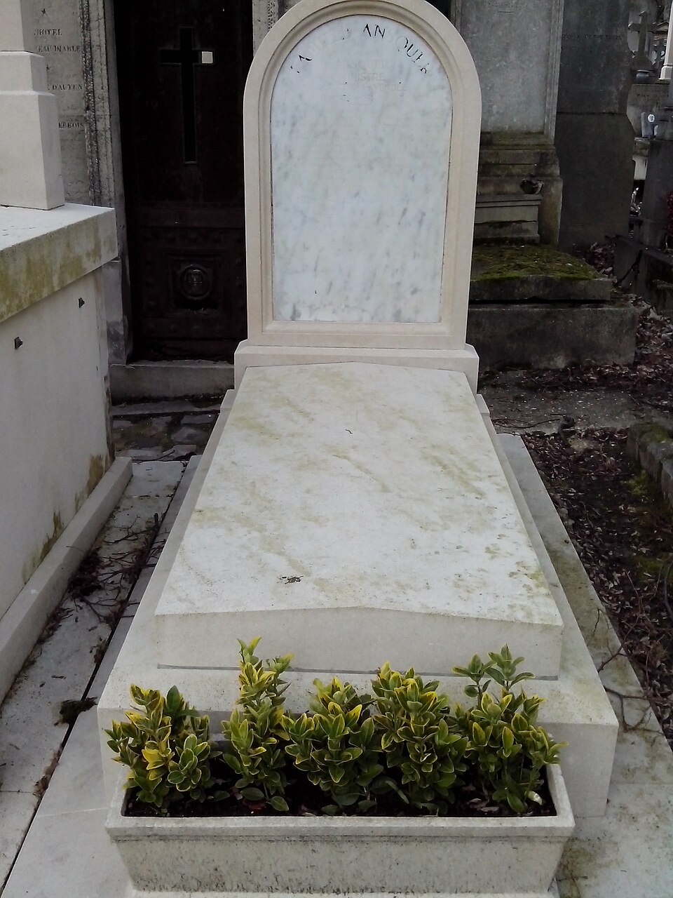 A photograph of Grave of Ansquer