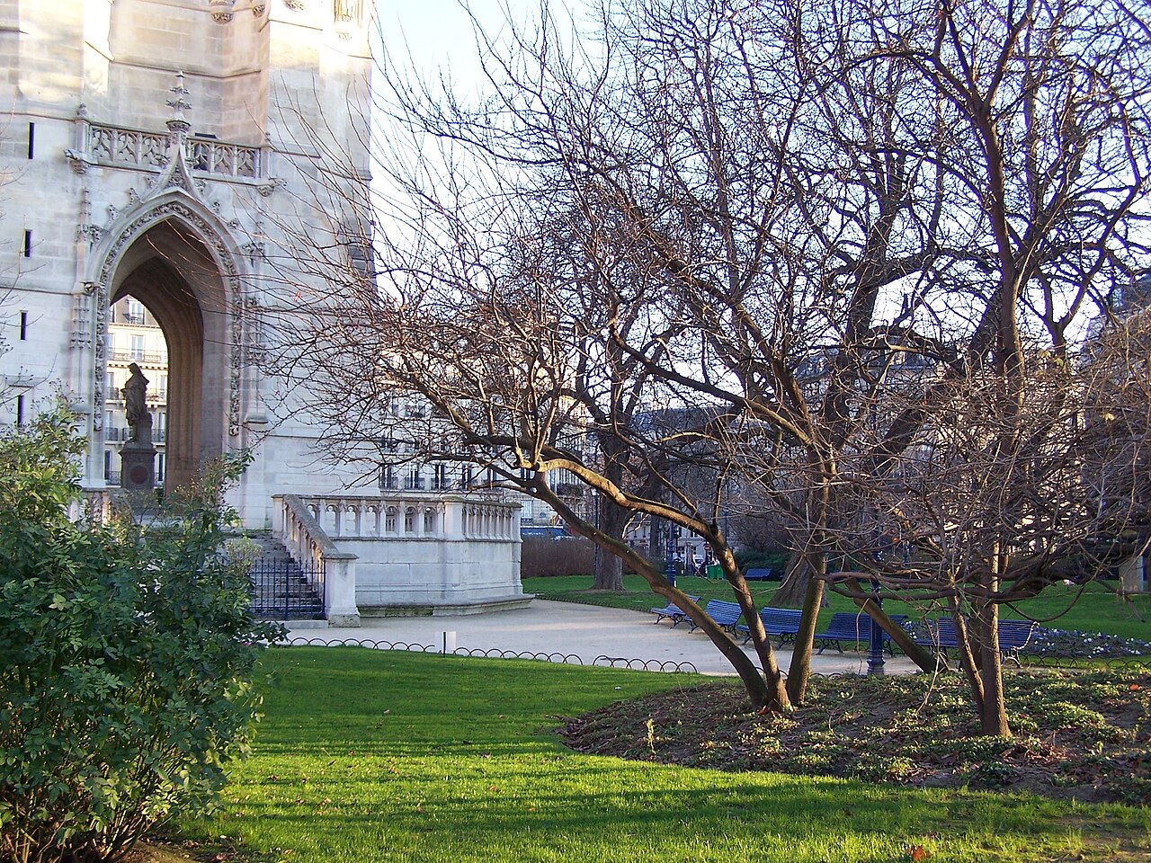 صورة square de la tour Saint-Jacques