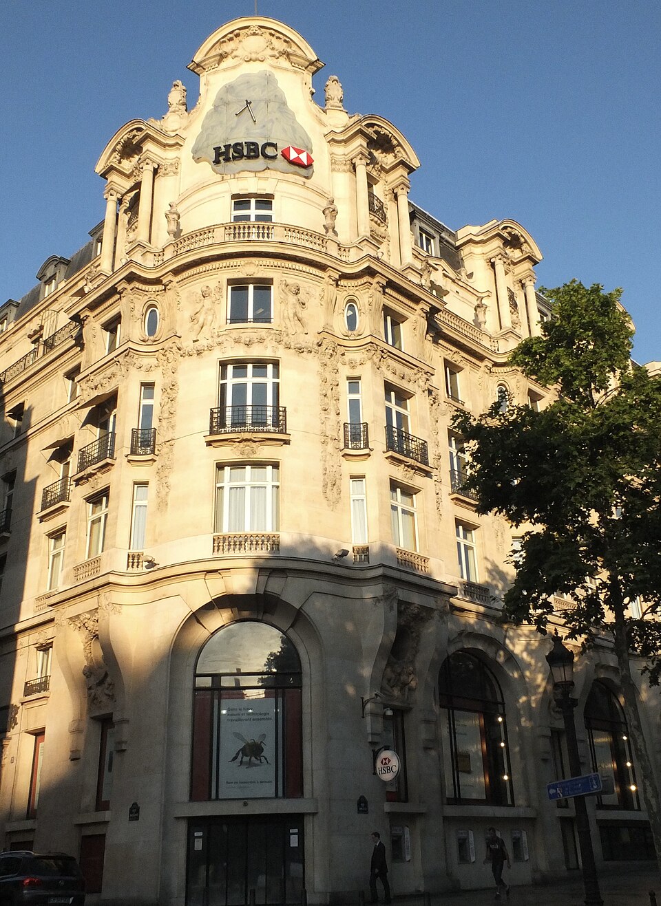 A photograph of Élysée Palace