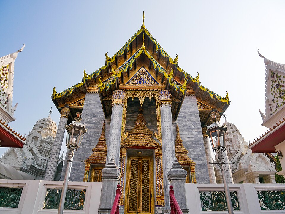 A photograph of Wat Ratchapradit