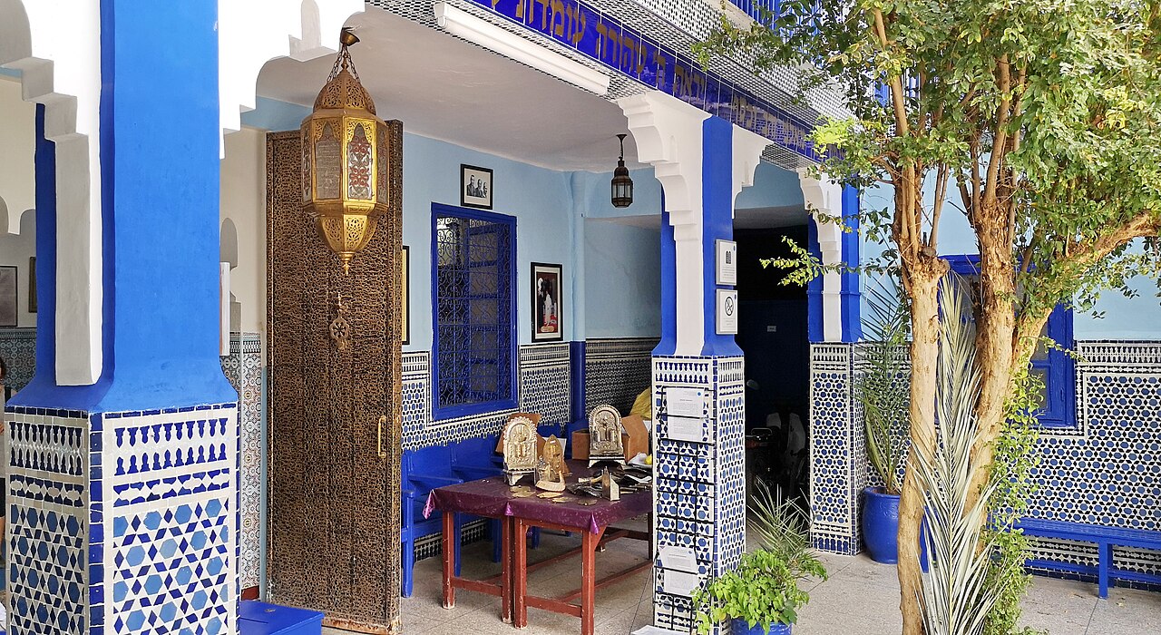 Synagogue Laazama fotoğrafı