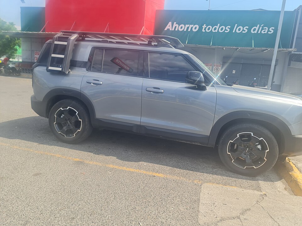 A photograph of Auto