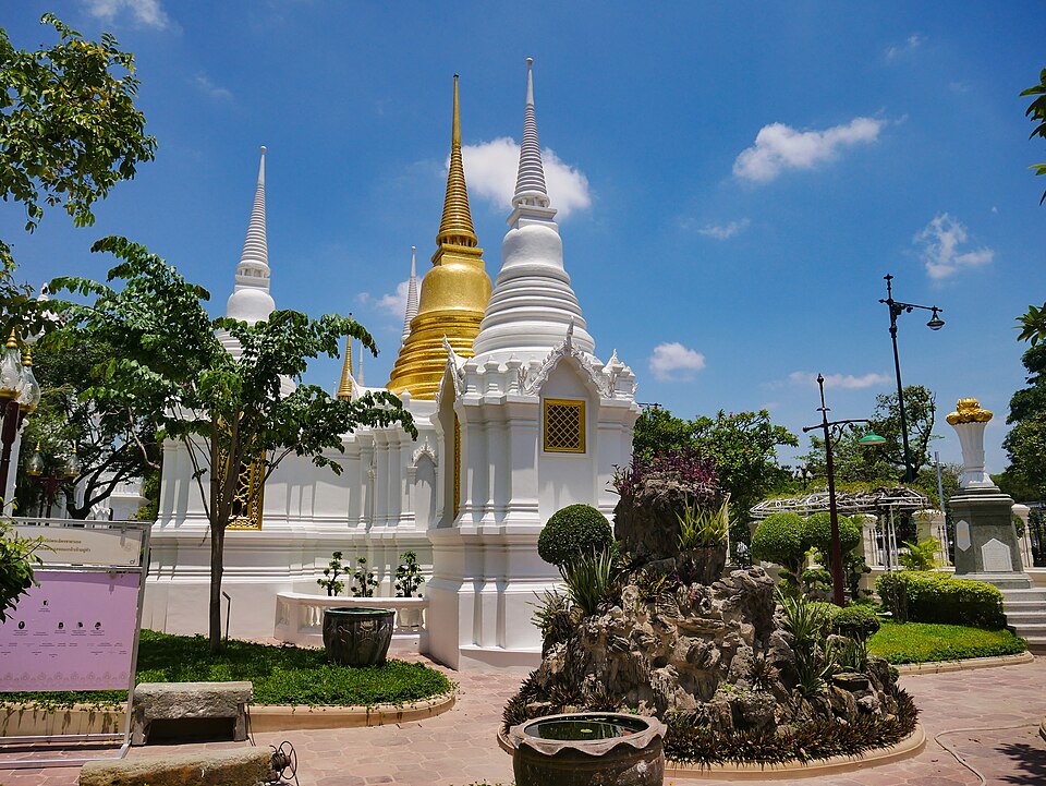 A photograph of Wat Ratchabophit Royal Cemetery