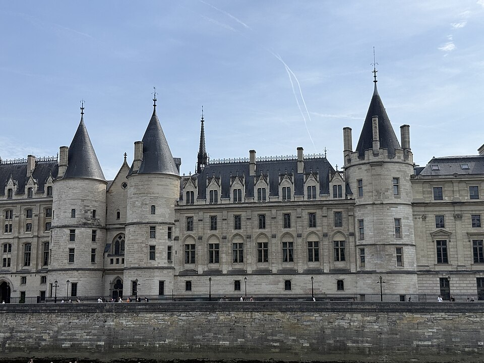 A photograph of Conciergerie