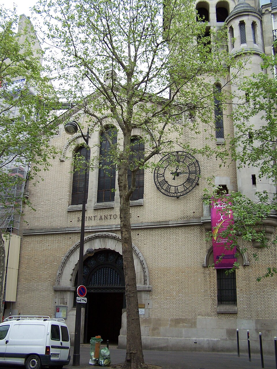 A photograph of Church of Saint-Antoine-des-Quinze-Vingts
