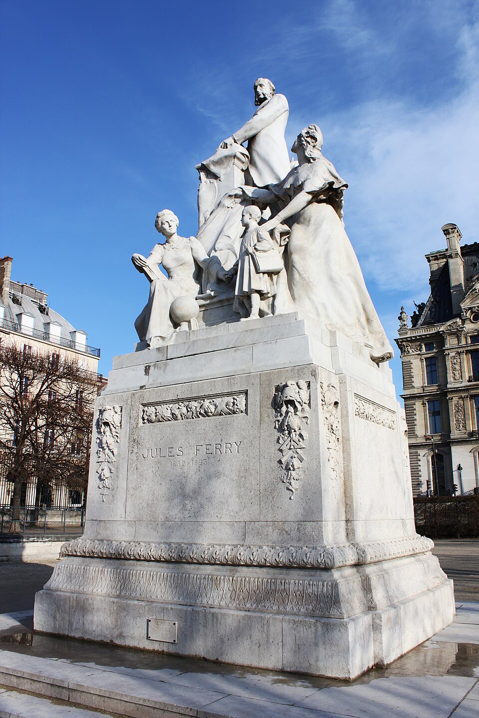 A photograph of Monument to Jules Ferry