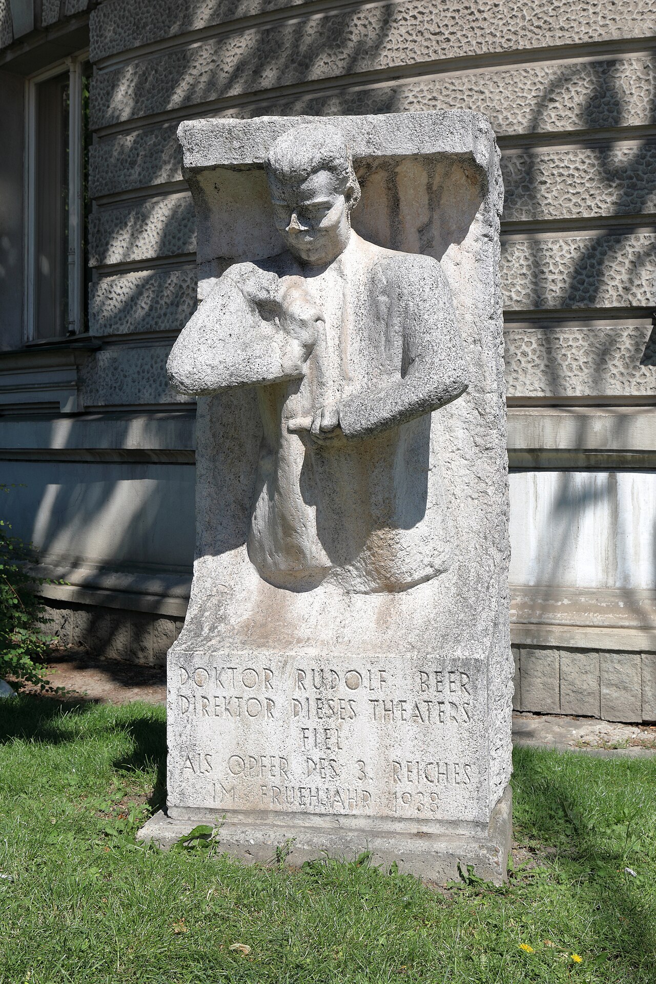 Dr. Rudolf Beer