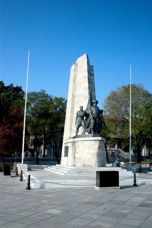 Barbaros Hayrettin Heykeli