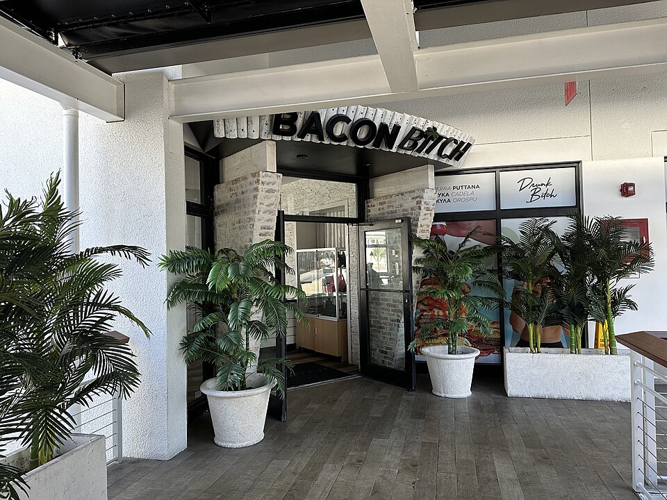 A photograph of Bayside Marketplace