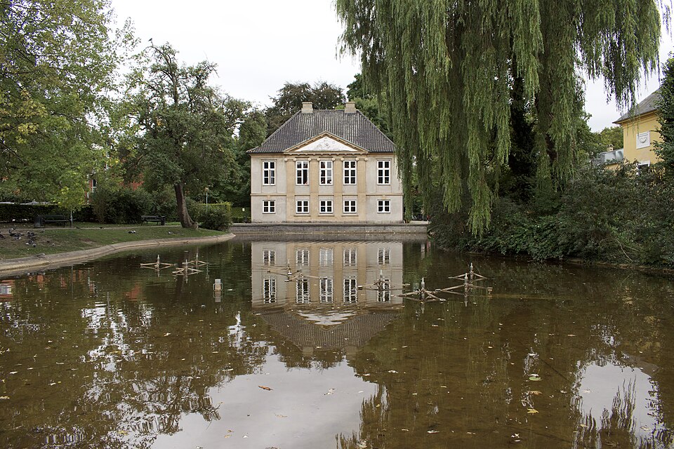 A photograph of Møstings Hus