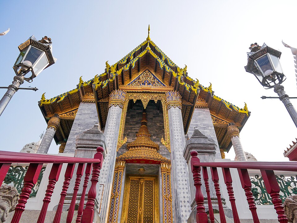 A photograph of Wat Ratchapradit