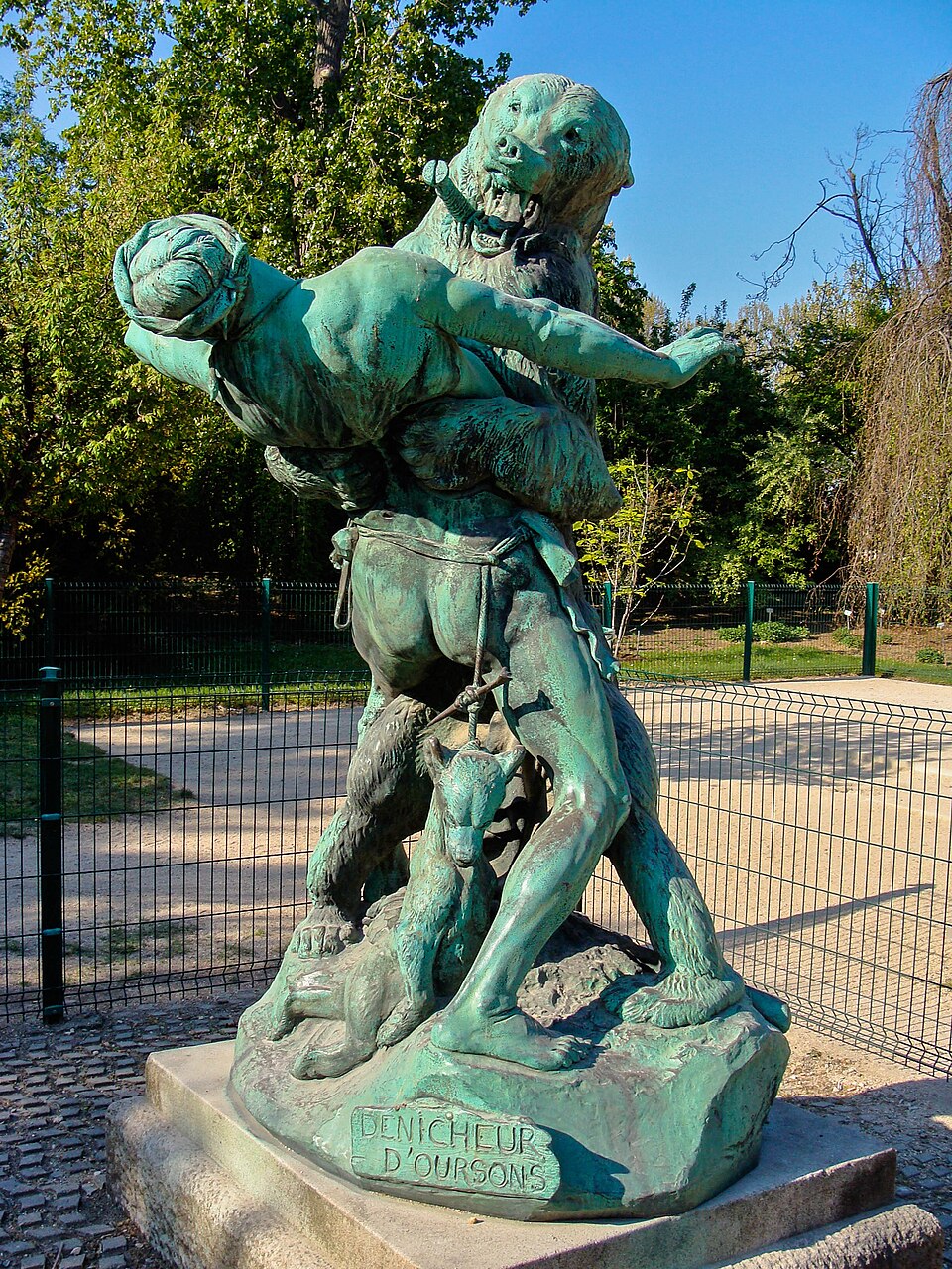 A photograph of Dénicheur d'oursons