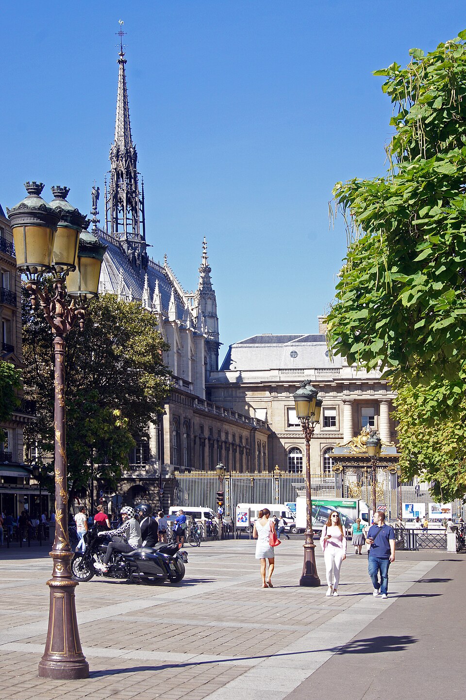A photograph of Palais de Justice