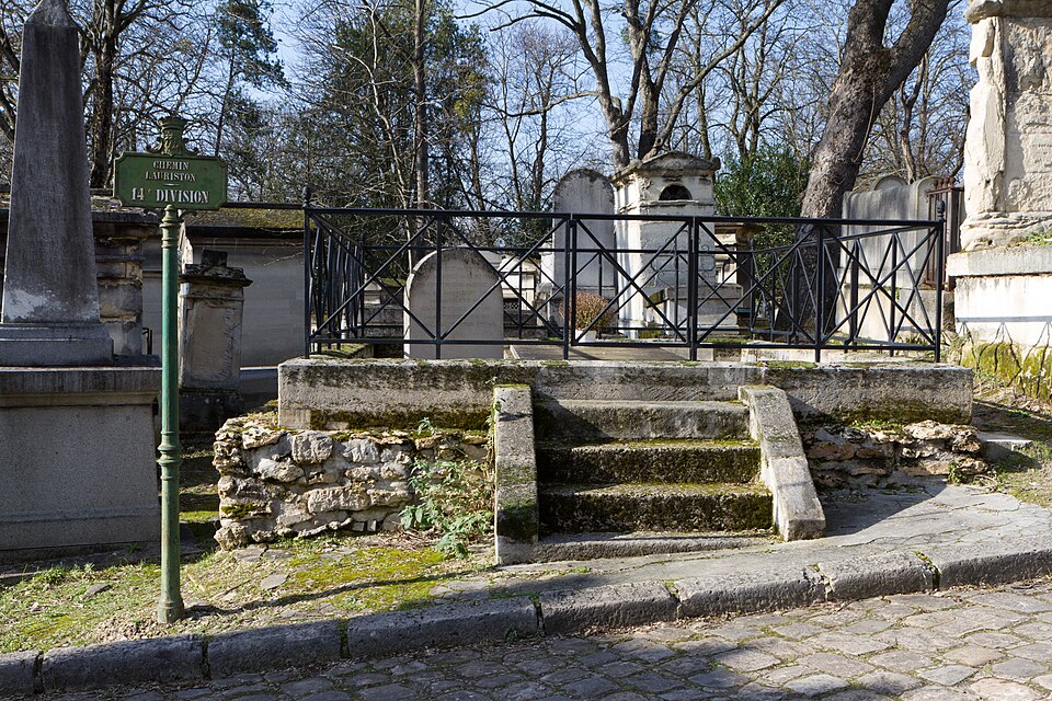 A photograph of Grave of Baguet