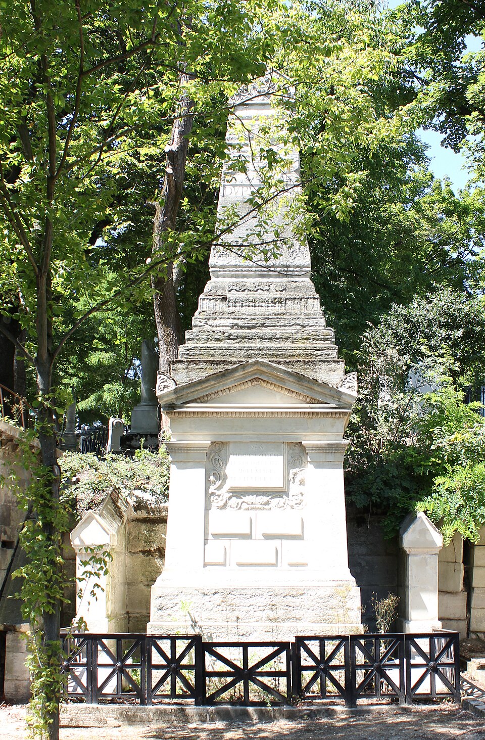 A photograph of Grave of Dupuytren