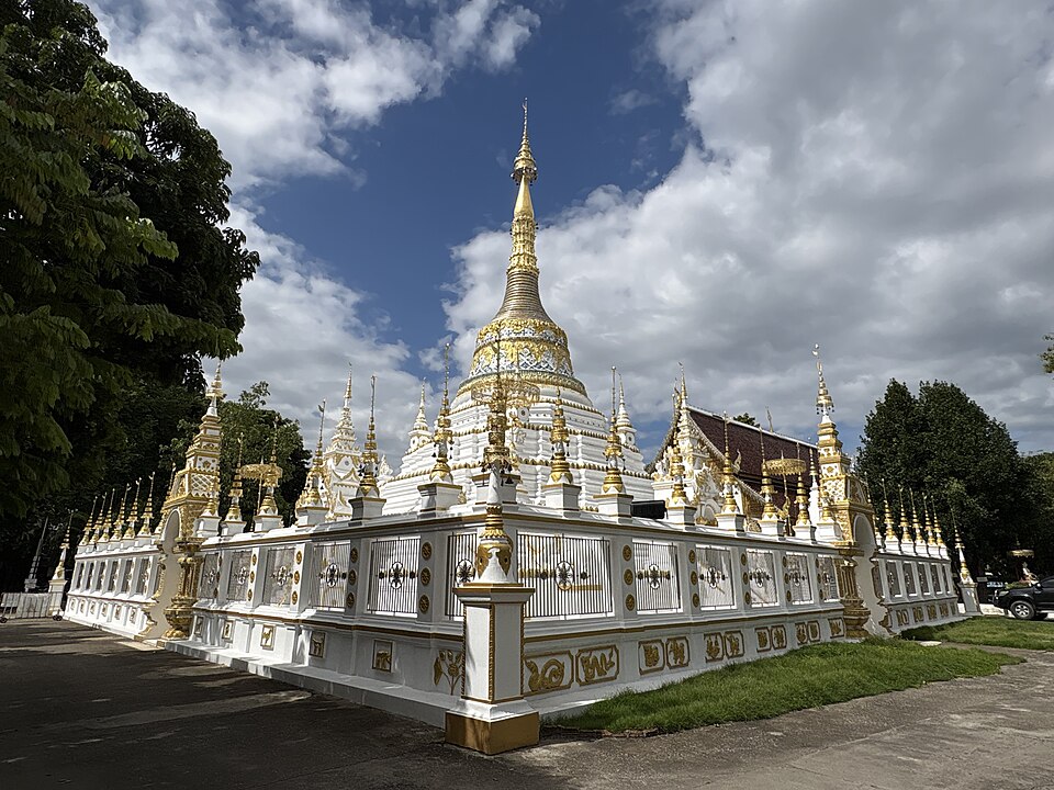 A photograph of Wat Saen Fang